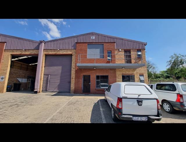 322M² WAREHOUSE TO LET IN BARTLETT